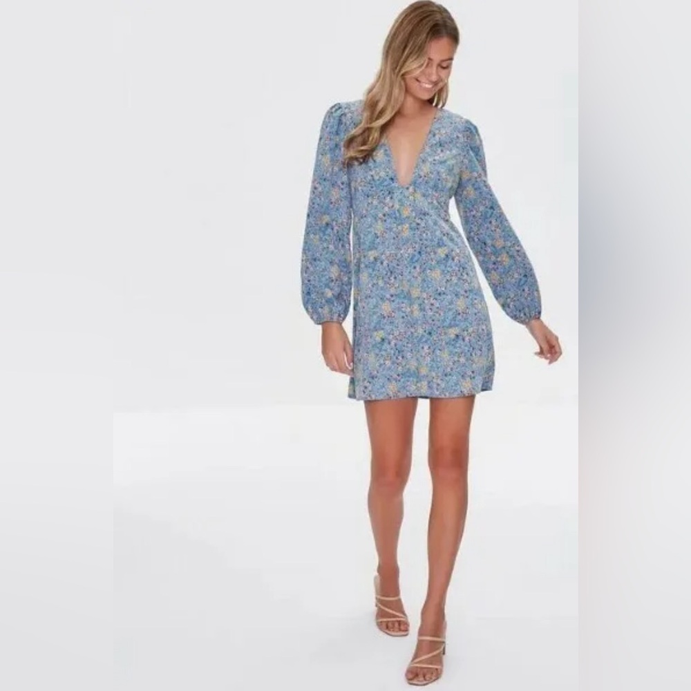 NWT forever 21 Floral Print Mini Dress  Light Blue Jr M